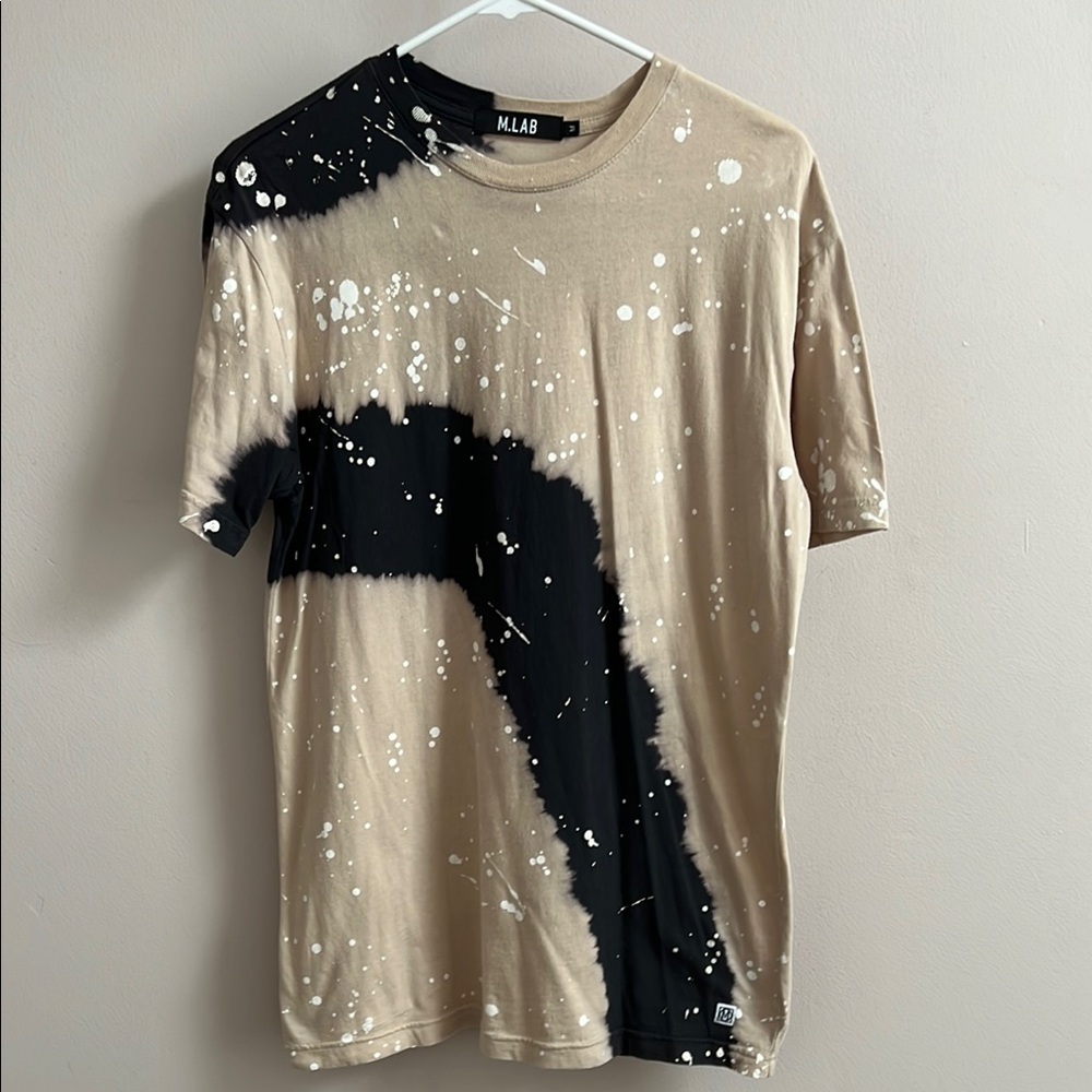 Tan and Black Artistic Short Sleeve Tee